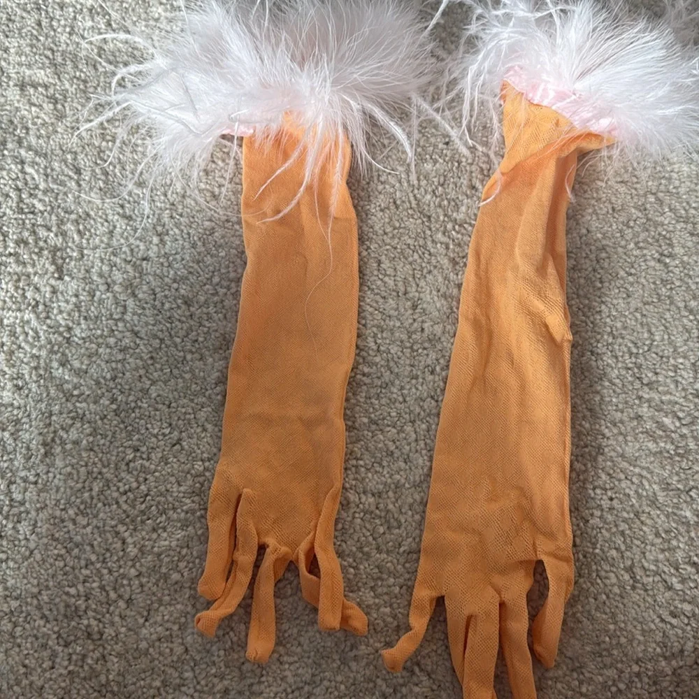 New Poster Girl Gwenevere Gloves in Papaya